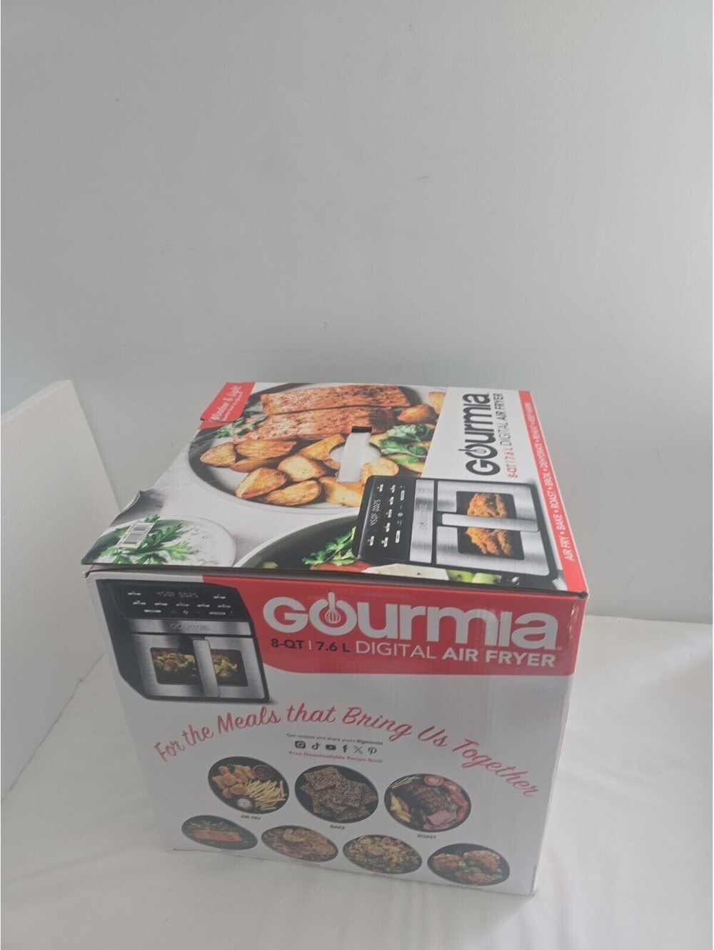 Gourmia 8 Qt Digital Air Fryer 1500W 7 Programs 450°F Black/Silver Rack Touch